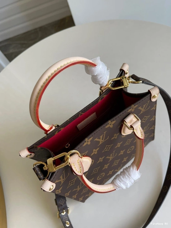 First bag LOUIS VUITTON PETIT SAC PLAT 0821